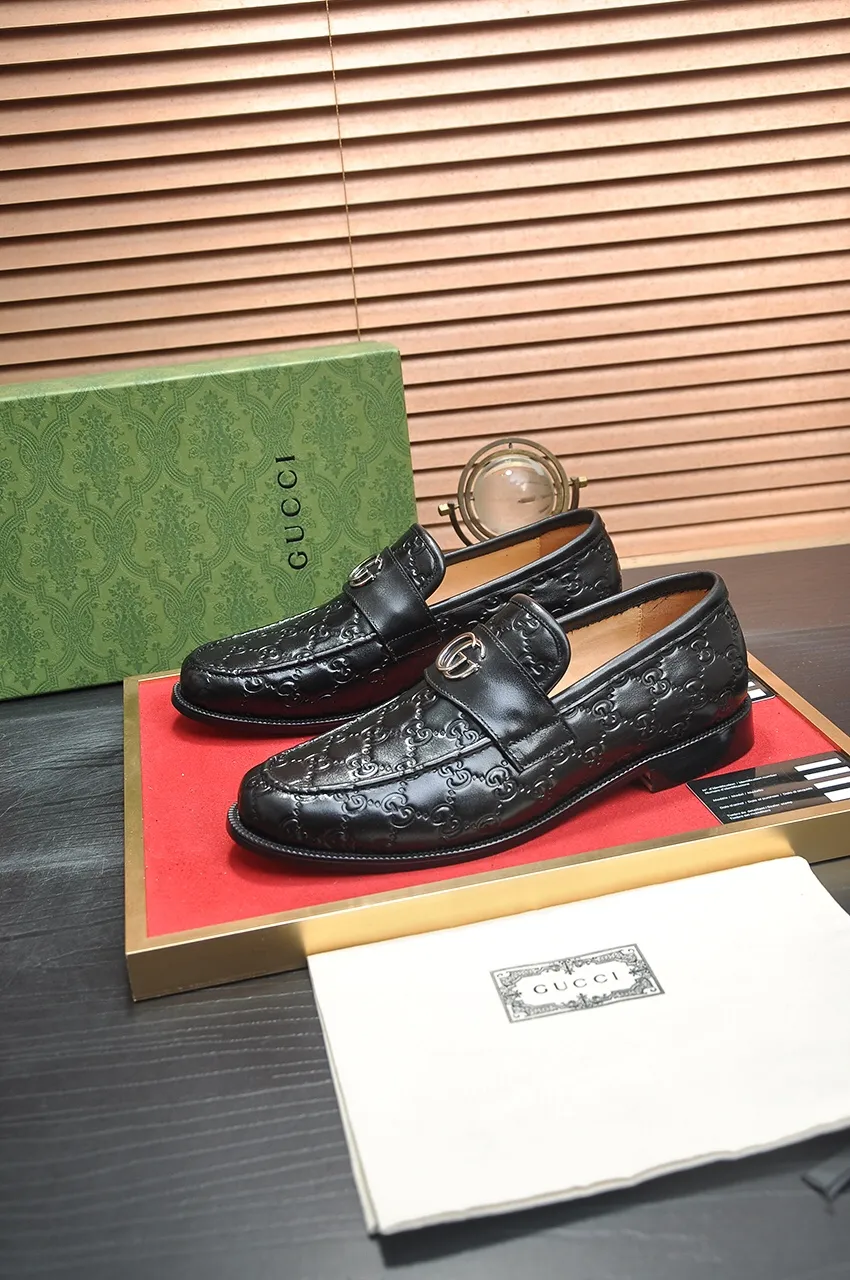 Men's men's shoes💰520💶【GUCCI】 (high-end Niuli) new model🍀Gucci* - top version Gucci classic casual leather shoes! It is made of imported original cowhide and has a comfortable first layer of cowhide lining! Original wear-resistant rubber outsole! High quality products! Code number 38-44!